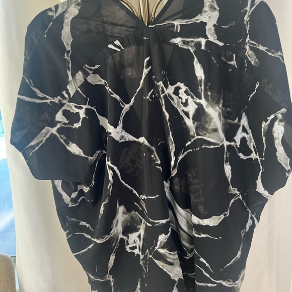 Philosophy, black and gray pullover blouse, V-neck size medium - Picture 3 of 3